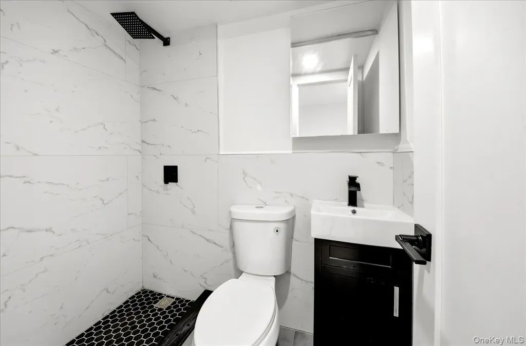 4135 Murdock Avenue Bronx NY 10466