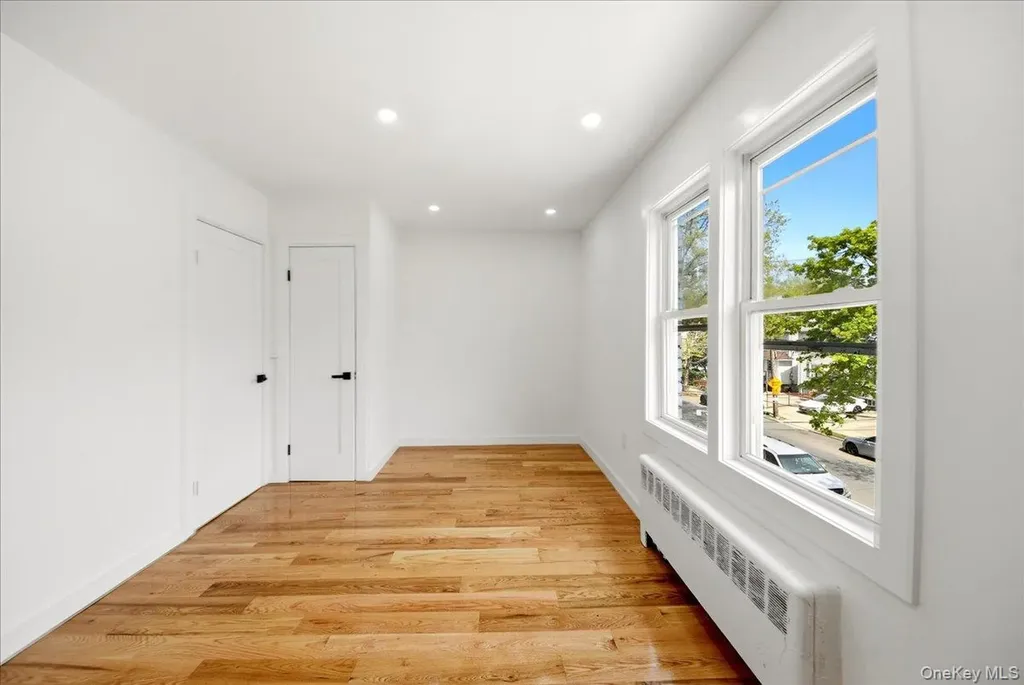 4135 Murdock Avenue Bronx NY 10466
