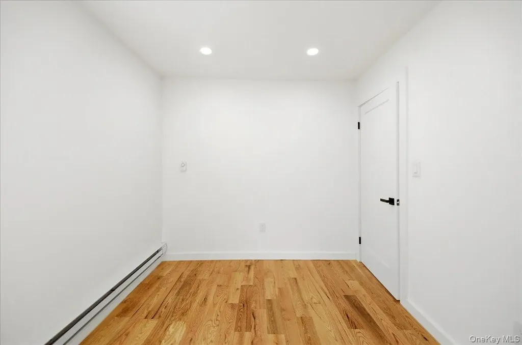 4135 Murdock Avenue Bronx NY 10466