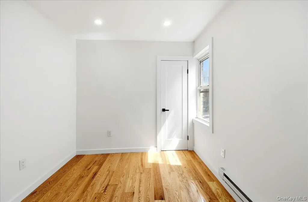 4135 Murdock Avenue Bronx NY 10466