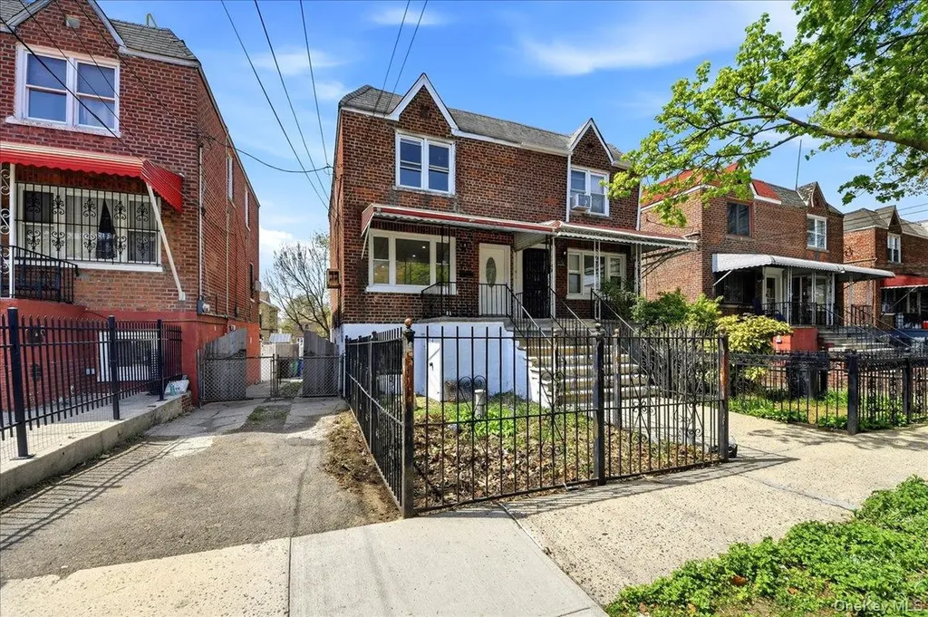 4135 Murdock Avenue Bronx NY 10466