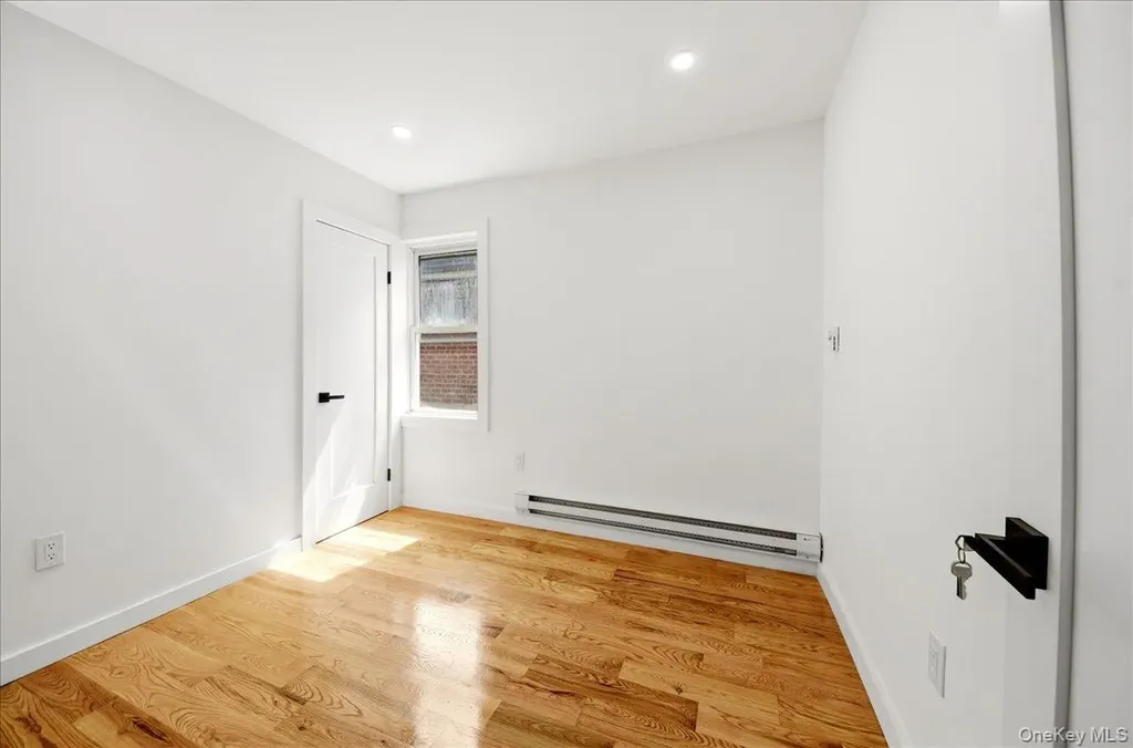 4135 Murdock Avenue Bronx NY 10466