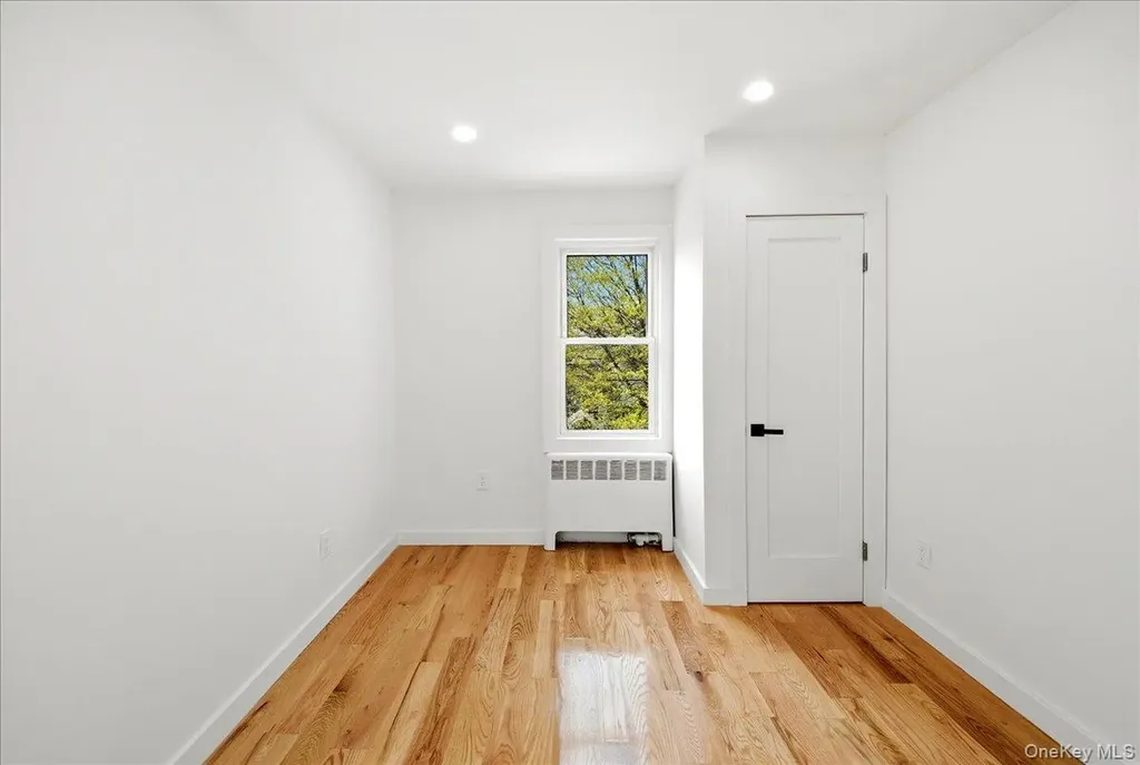 4135 Murdock Avenue Bronx NY 10466
