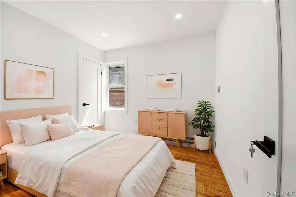 4135 Murdock Avenue Bronx NY 10466