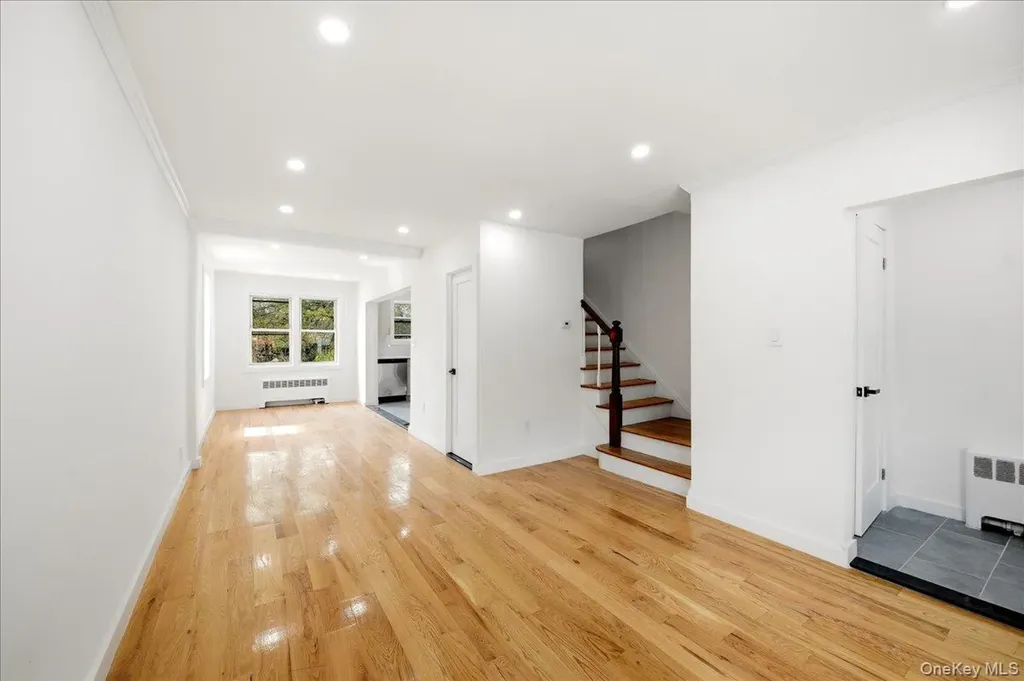 4135 Murdock Avenue Bronx NY 10466