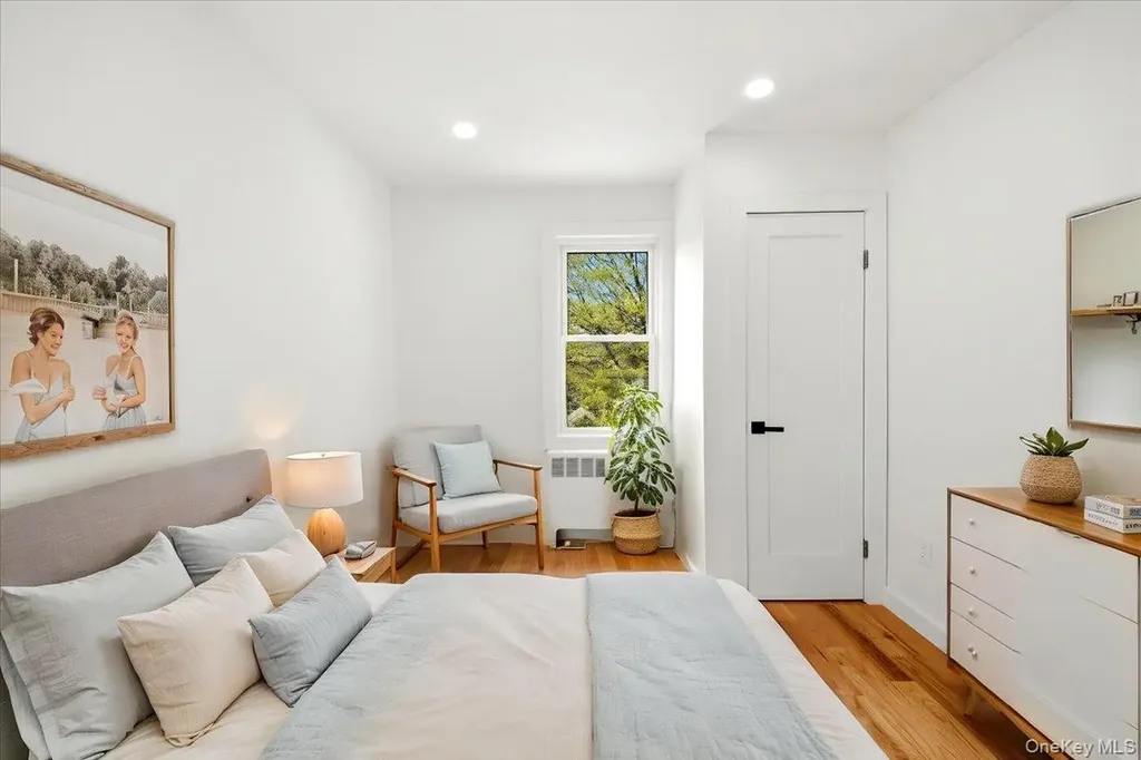 4135 Murdock Avenue Bronx NY 10466