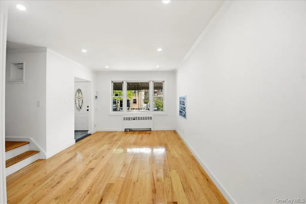 4135 Murdock Avenue Bronx NY 10466