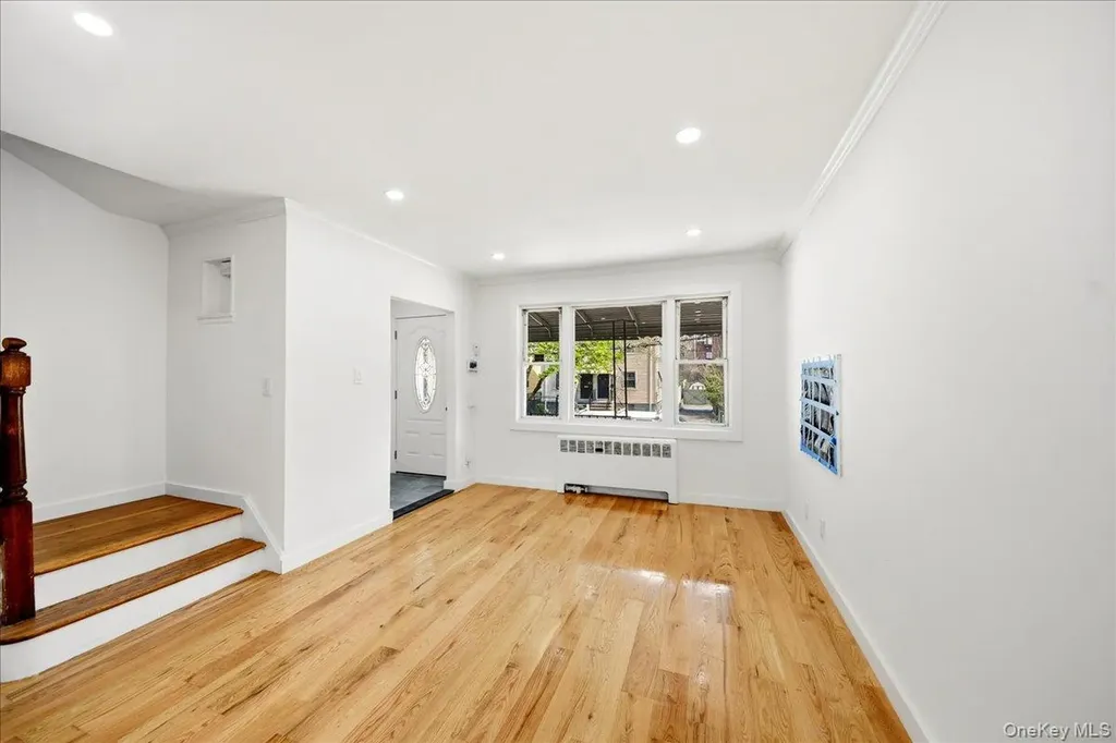 4135 Murdock Avenue Bronx NY 10466