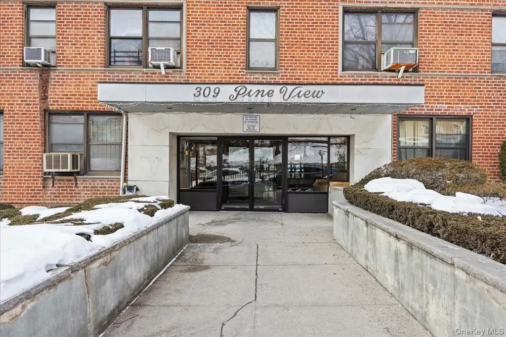 309 Broadway Yonkers NY 10701