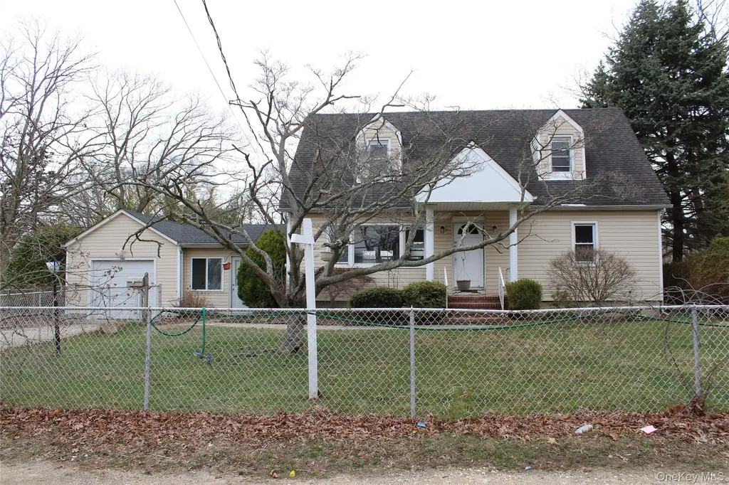 1354 Manor Lane Bay Shore NY 11706