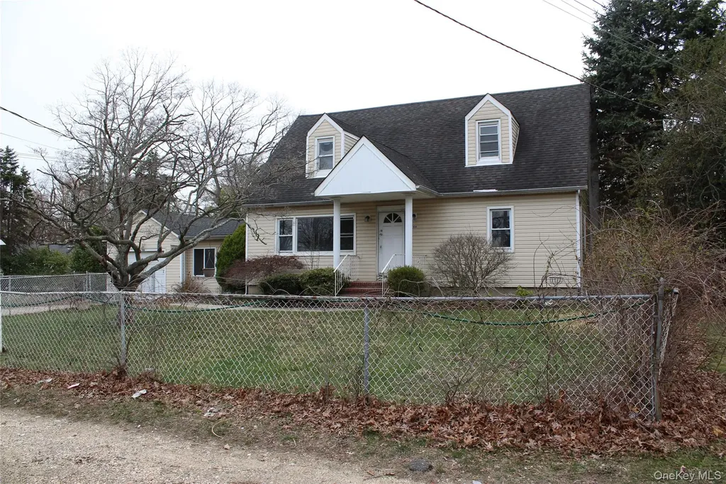 1354 Manor Lane Bay Shore NY 11706