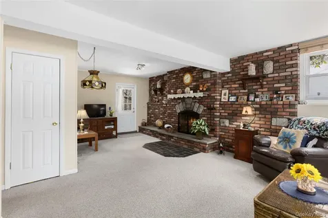 37 Tanager Road Mahopac NY 10541