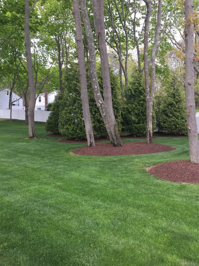 2 S Valley Road Hampton Bays NY 11946
