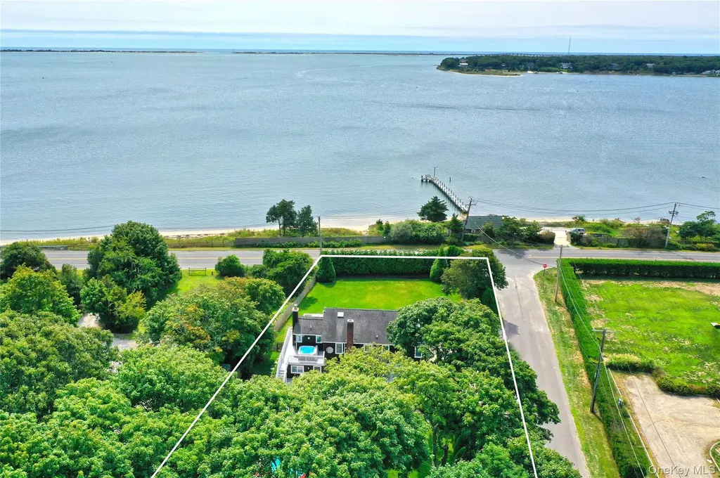 2 S Valley Road Hampton Bays NY 11946