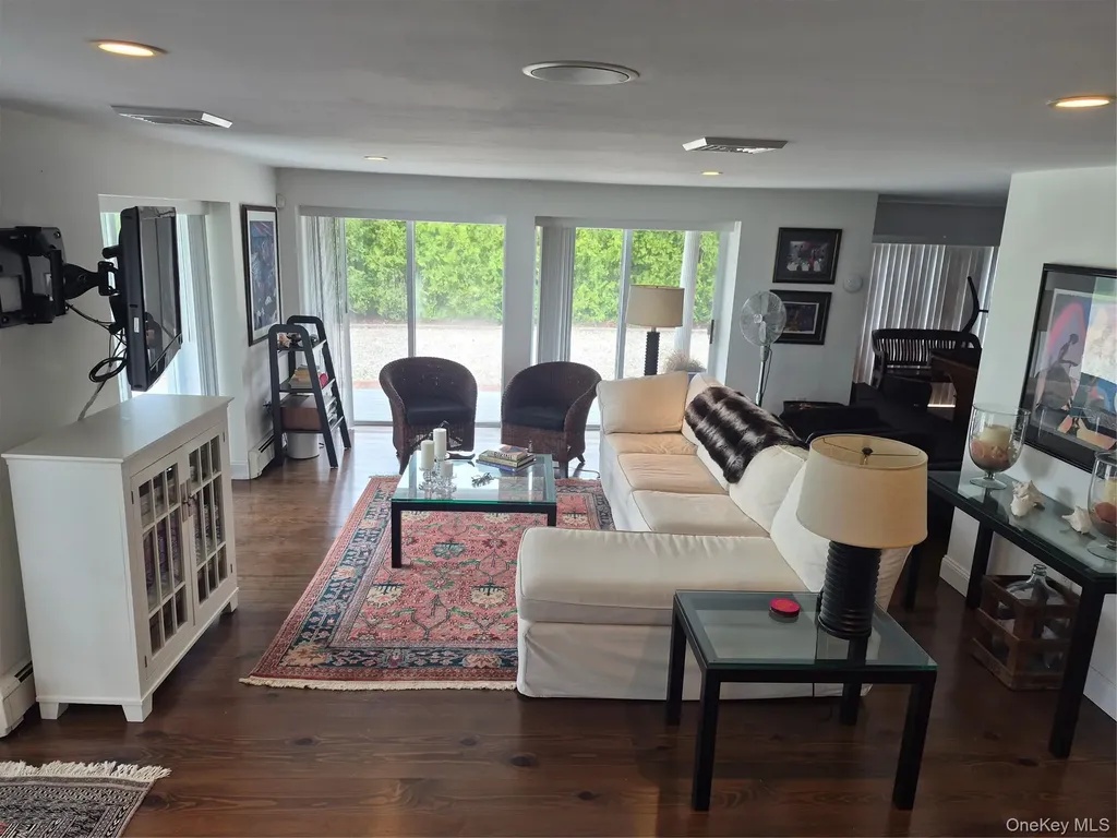 2 S Valley Road Hampton Bays NY 11946