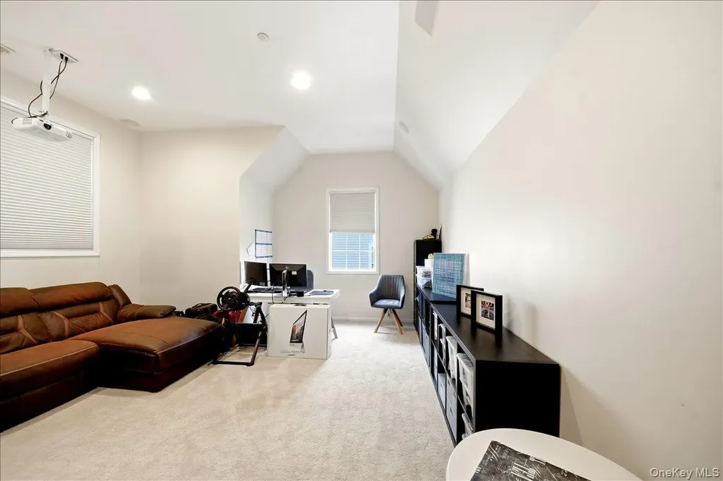 38 Ovation Court White Plains NY 10603