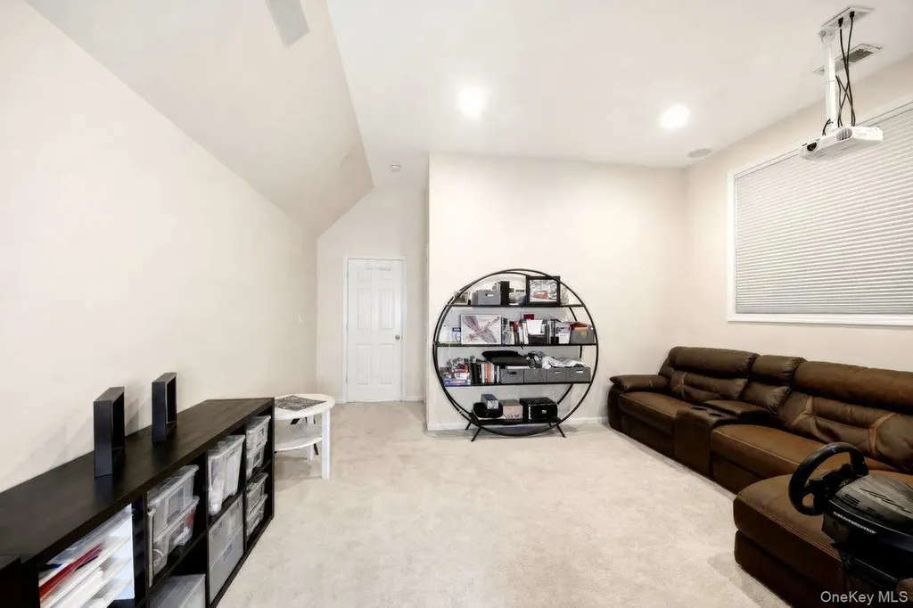 38 Ovation Court White Plains NY 10603