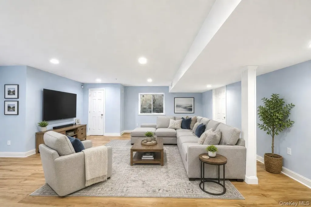 38 Ovation Court White Plains NY 10603