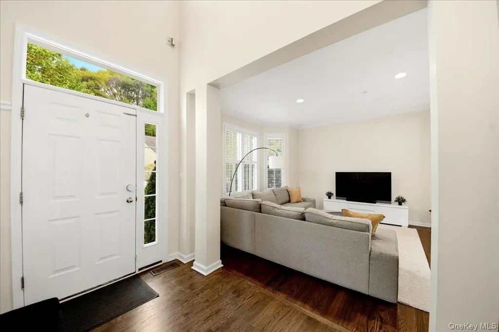 38 Ovation Court White Plains NY 10603