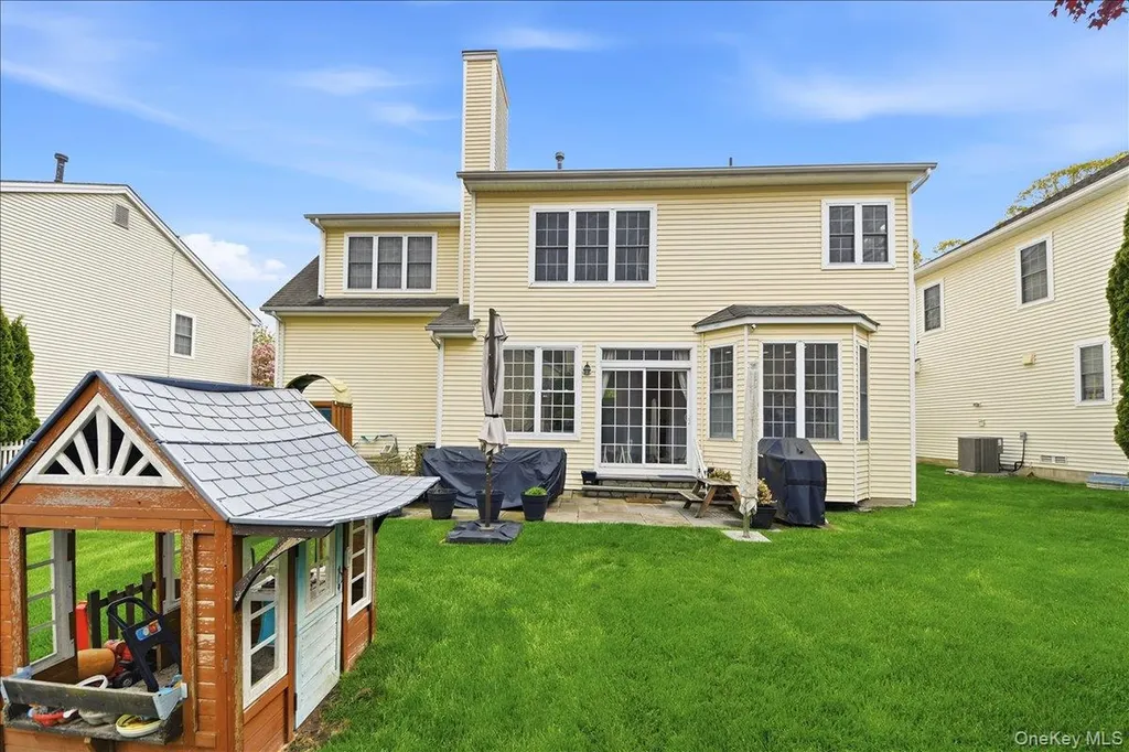 38 Ovation Court White Plains NY 10603