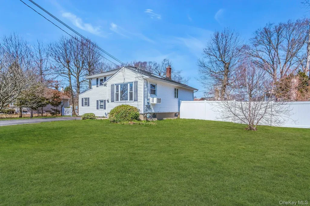 5 Diane Place Bay Shore NY 11706