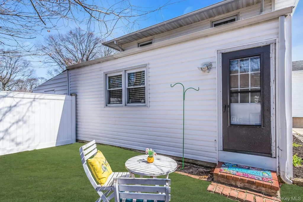5 Diane Place Bay Shore NY 11706