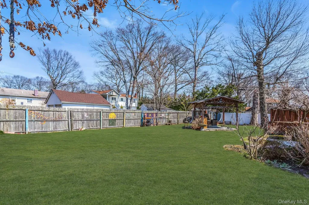 5 Diane Place Bay Shore NY 11706