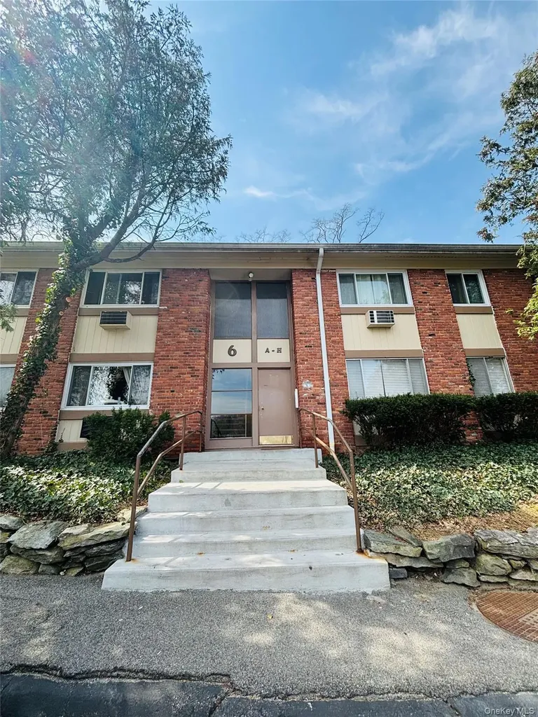 6 Rolling Way Peekskill NY 10566