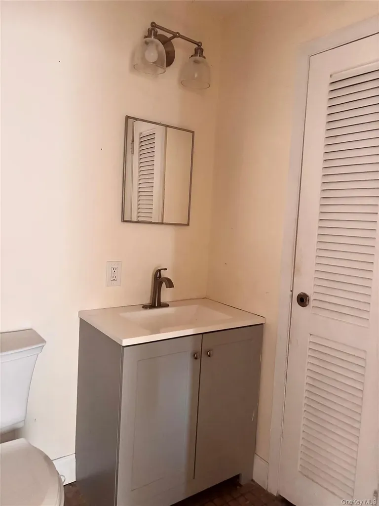 6 Rolling Way Peekskill NY 10566