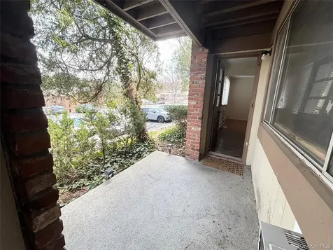 6 Rolling Way Peekskill NY 10566