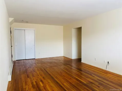 6 Rolling Way Peekskill NY 10566