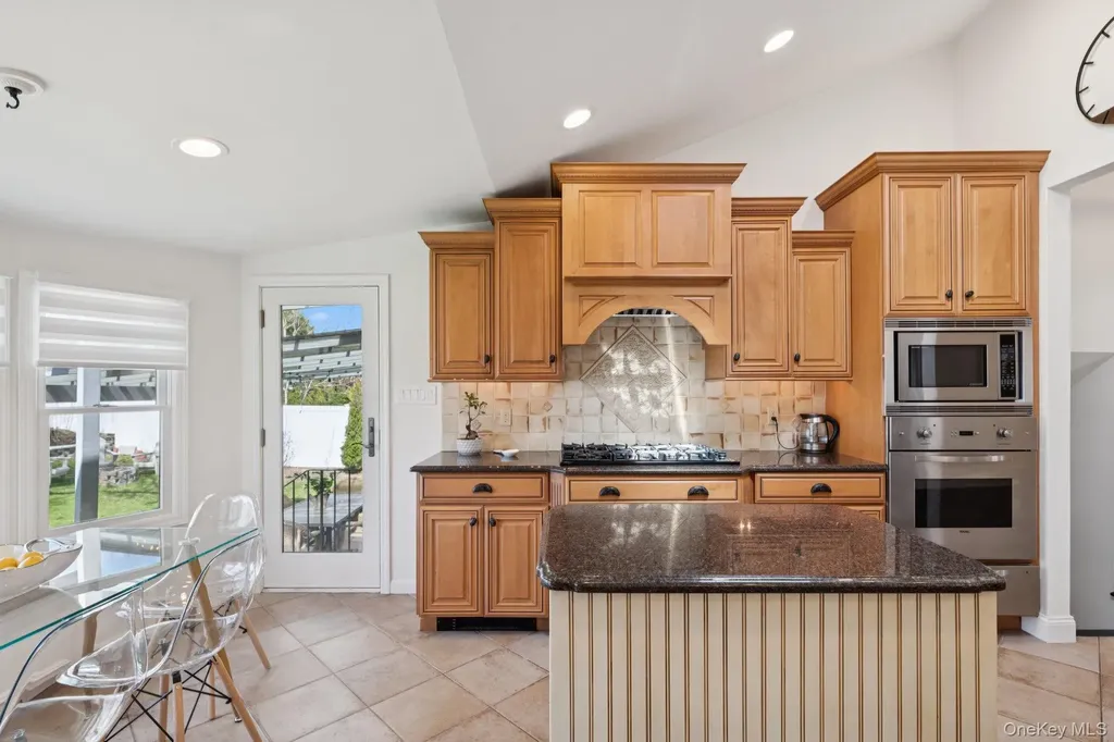 15 Wayland Road Plainview NY 11803