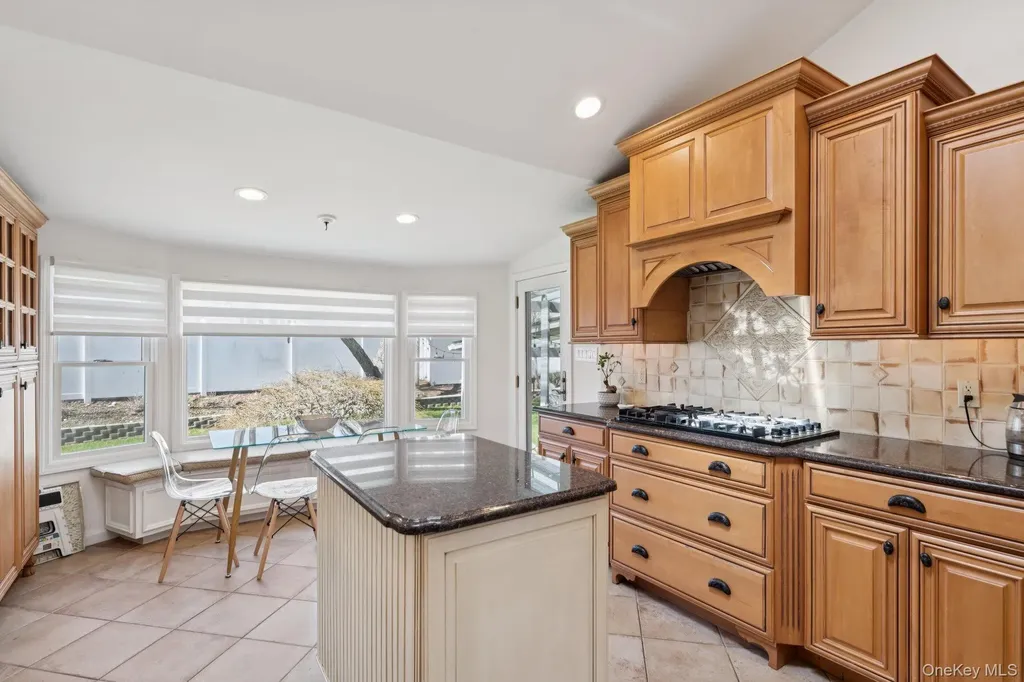 15 Wayland Road Plainview NY 11803