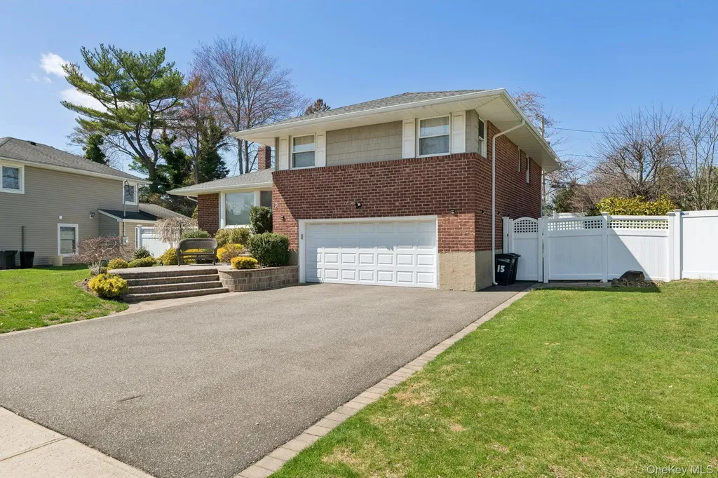 15 Wayland Road Plainview NY 11803