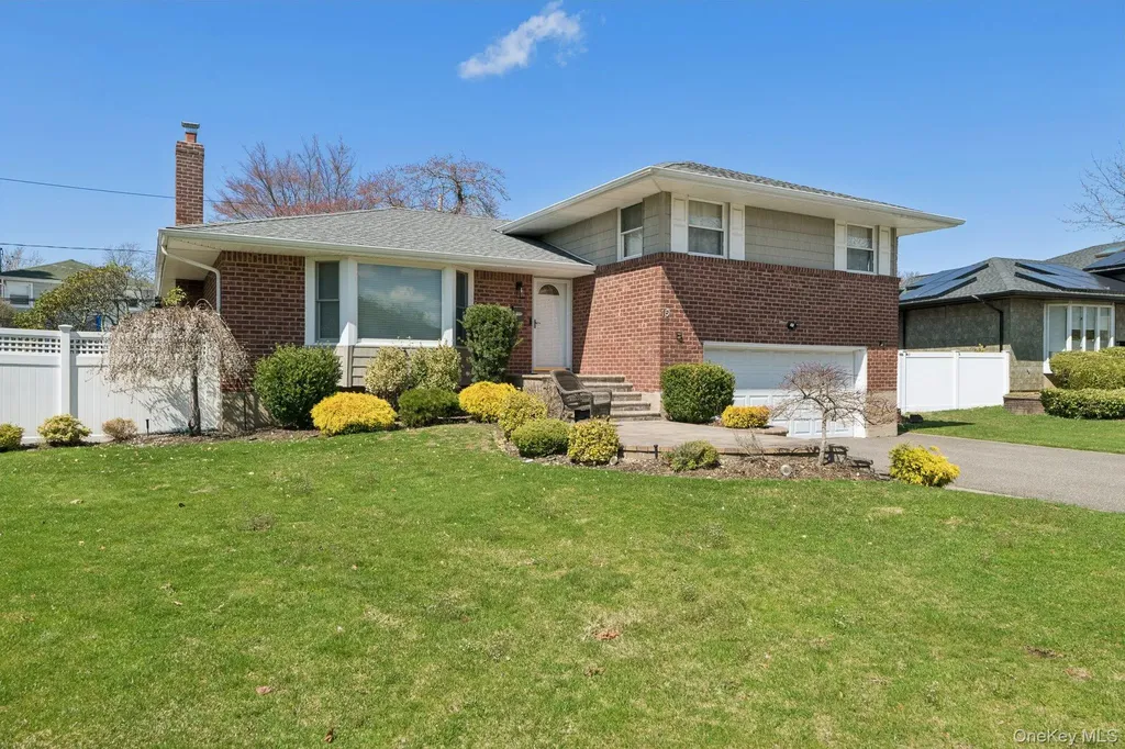 15 Wayland Road Plainview NY 11803