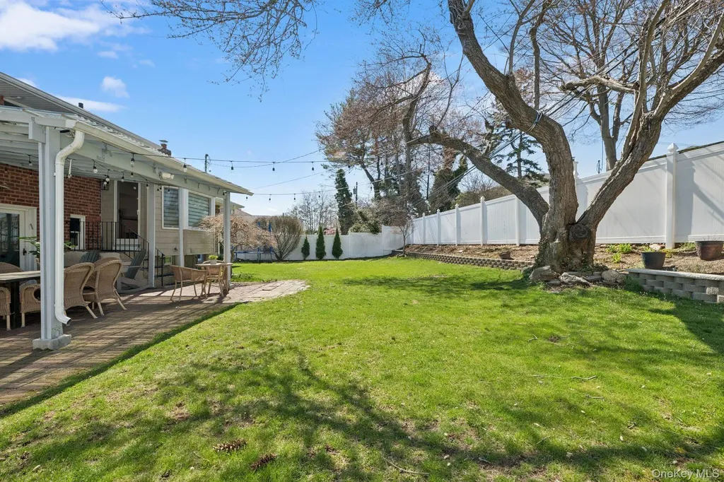 15 Wayland Road Plainview NY 11803