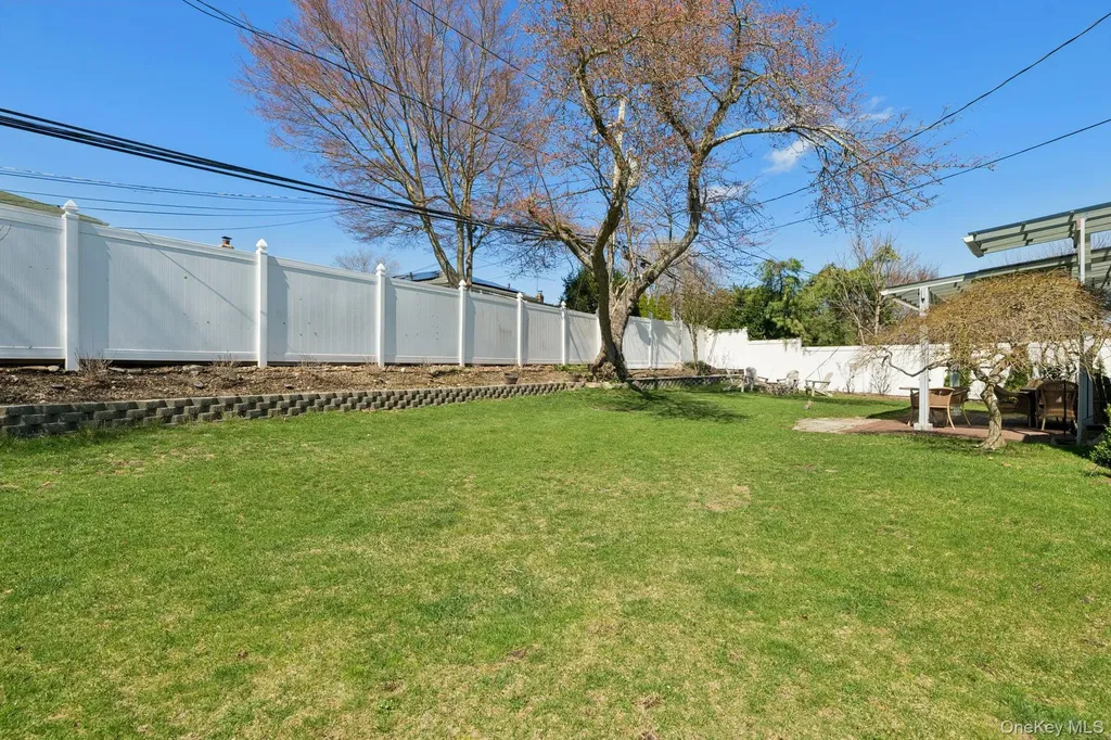15 Wayland Road Plainview NY 11803
