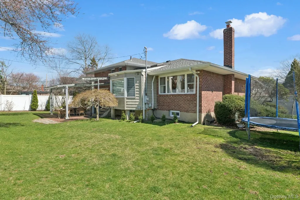 15 Wayland Road Plainview NY 11803