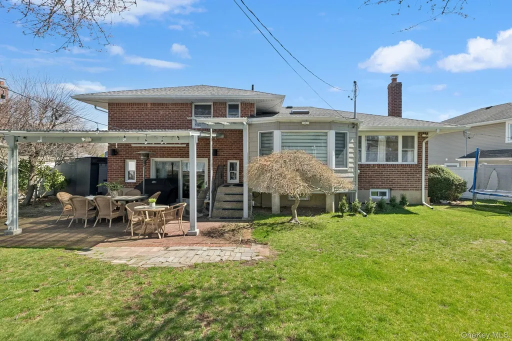 15 Wayland Road Plainview NY 11803