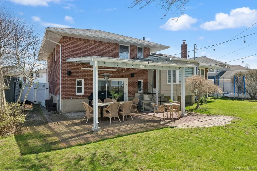 15 Wayland Road Plainview NY 11803