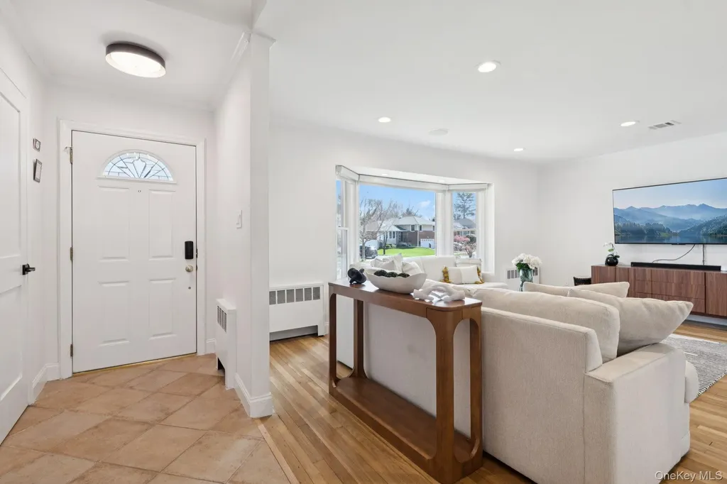15 Wayland Road Plainview NY 11803