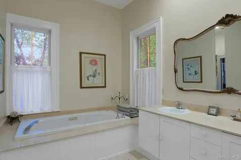 34 Lawrence Lane Palisades NY 10964