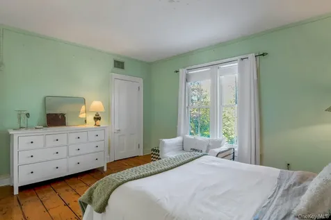 34 Lawrence Lane Palisades NY 10964