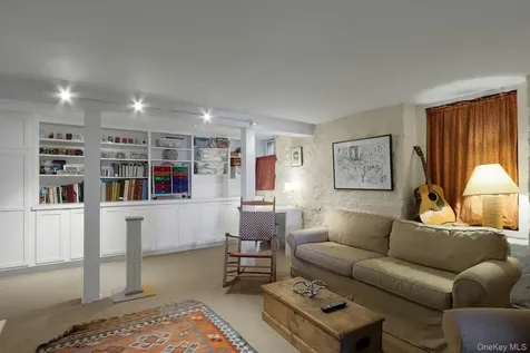 34 Lawrence Lane Palisades NY 10964