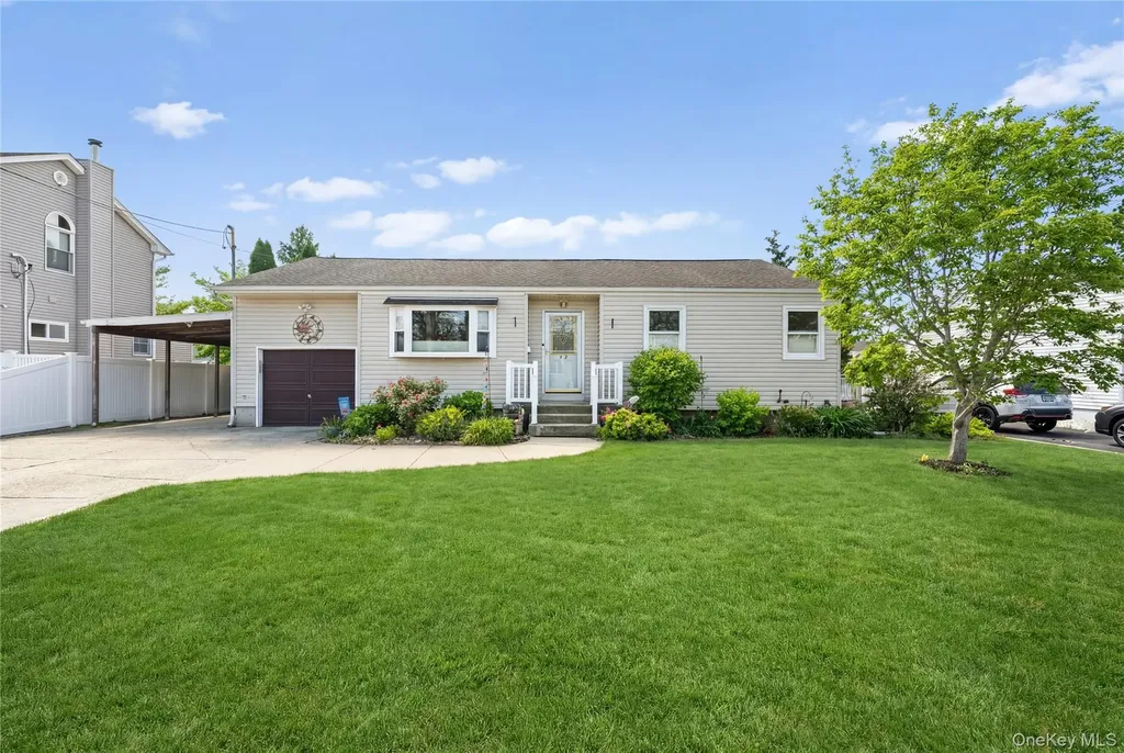 32 46th Street Islip NY 11751