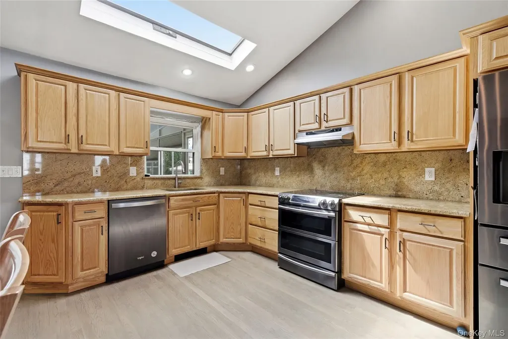 32 46th Street Islip NY 11751