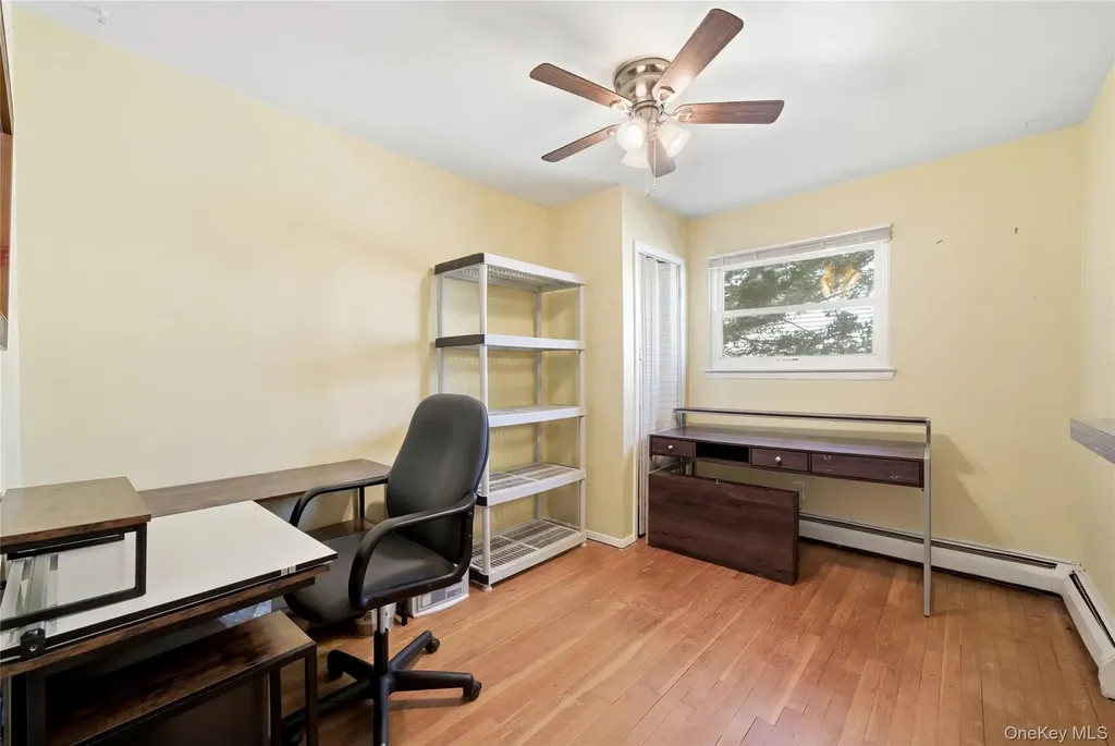32 46th Street Islip NY 11751