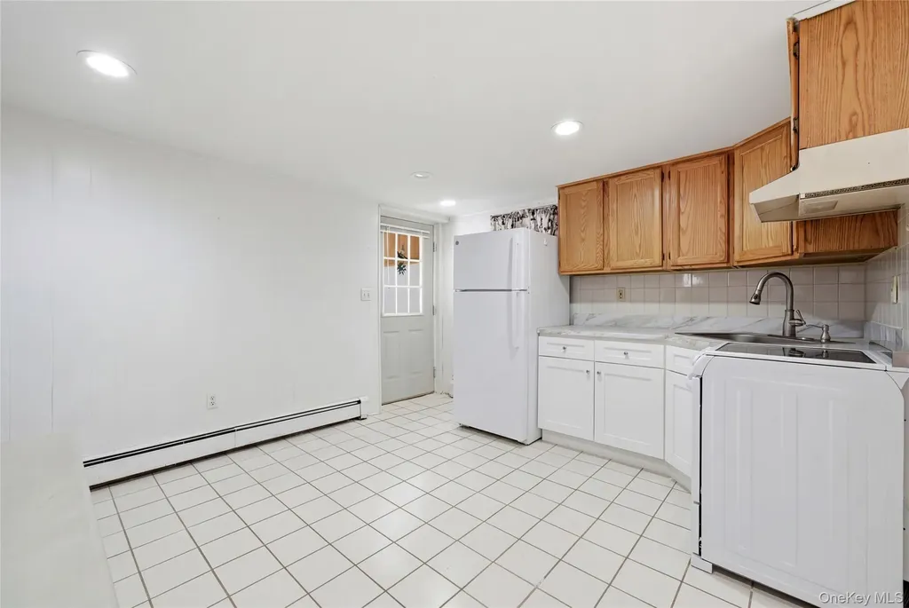 32 46th Street Islip NY 11751