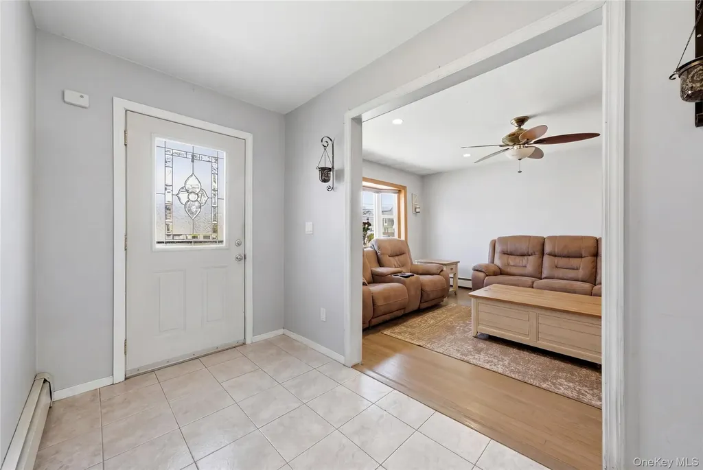32 46th Street Islip NY 11751