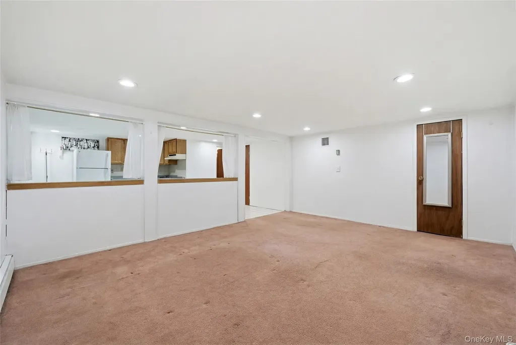 32 46th Street Islip NY 11751